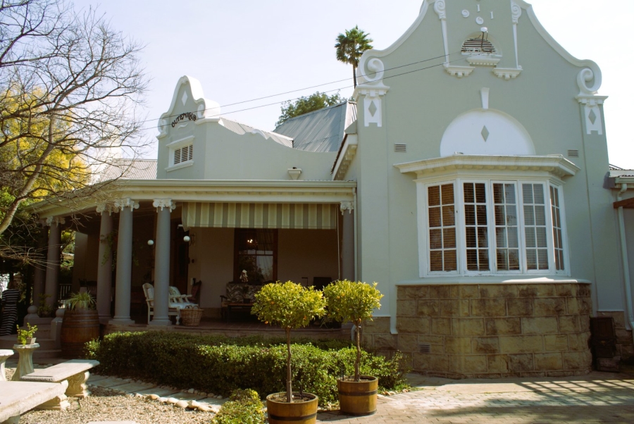 6 Bedroom Property for Sale in West Bank Western Cape